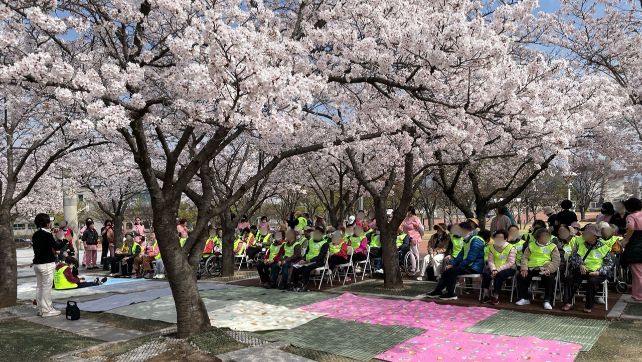 1926210121_TxwIVFEz_12802b9202d876df65ac2c803eddf773b14b3b93.jpg 이미지크게보기