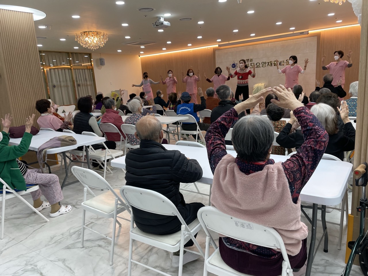 1926210121_qxNE8aRn_171e8ff5a7cd8b081b01eaf0b25a31518e572a1f.jpg 이미지크게보기