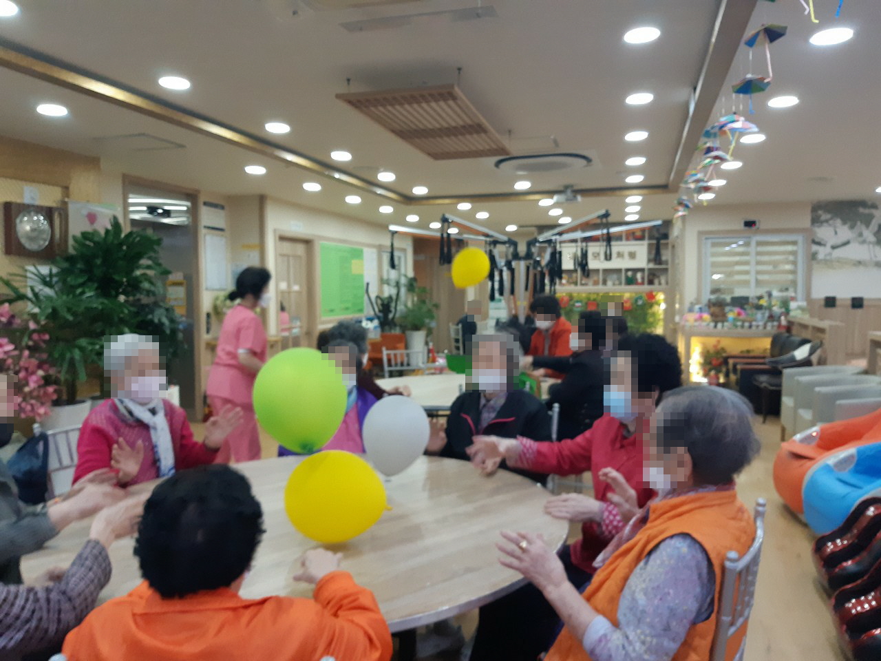 2041977679_D9hT7Axq_64f3f1f58acb6bf3deb9eaed40803dfc7a774956.jpg 이미지크게보기