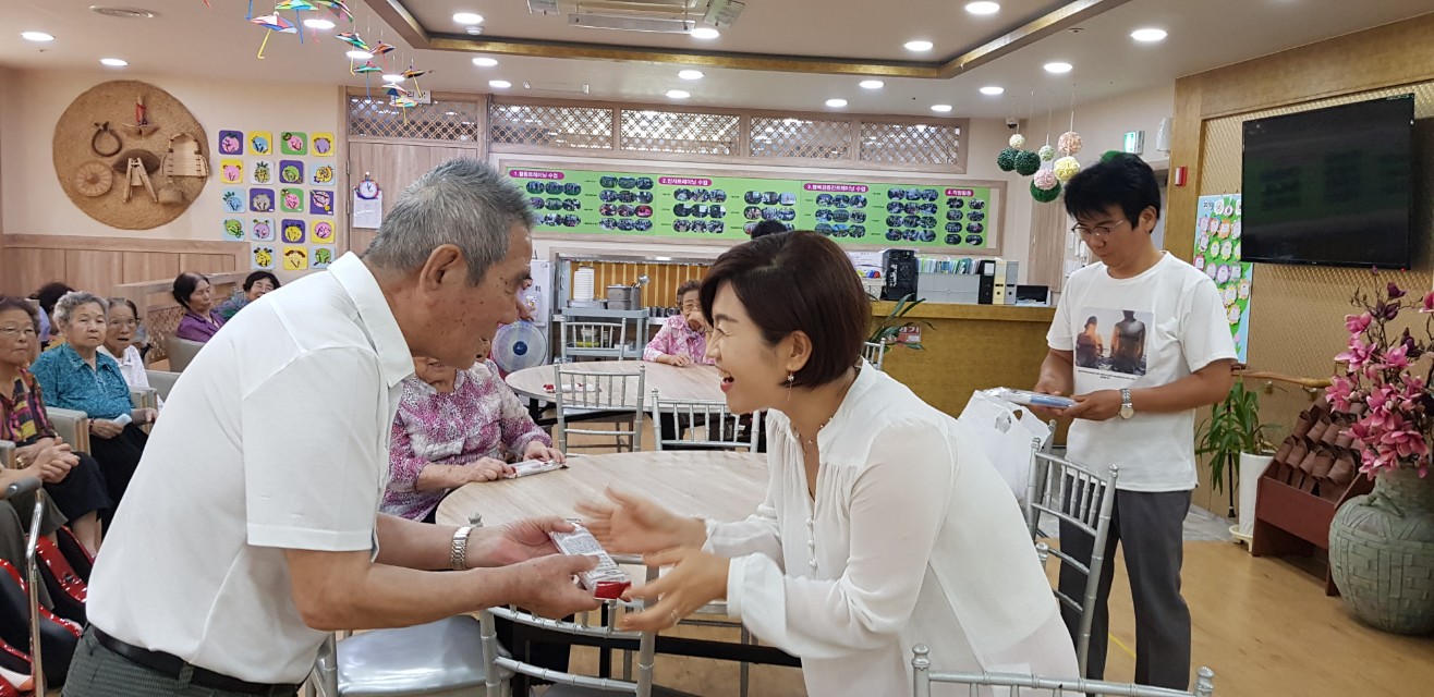 2041977679_SWnZcpfi_790091a0825382dfa940665123450a36ae386078.jpg 이미지크게보기