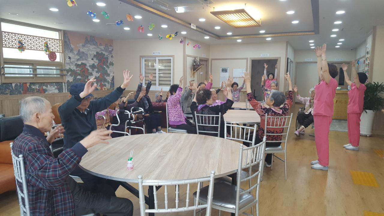 2041977679_U90gDbnm_1426441a0a9772fac5ab5a42c37320f1a7f6b215.jpg 이미지크게보기