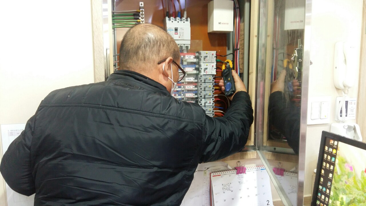 2041977679_nmheEHWk_4c039f9cefce54a080e143ab12e144c48b328528.jpg 이미지크게보기