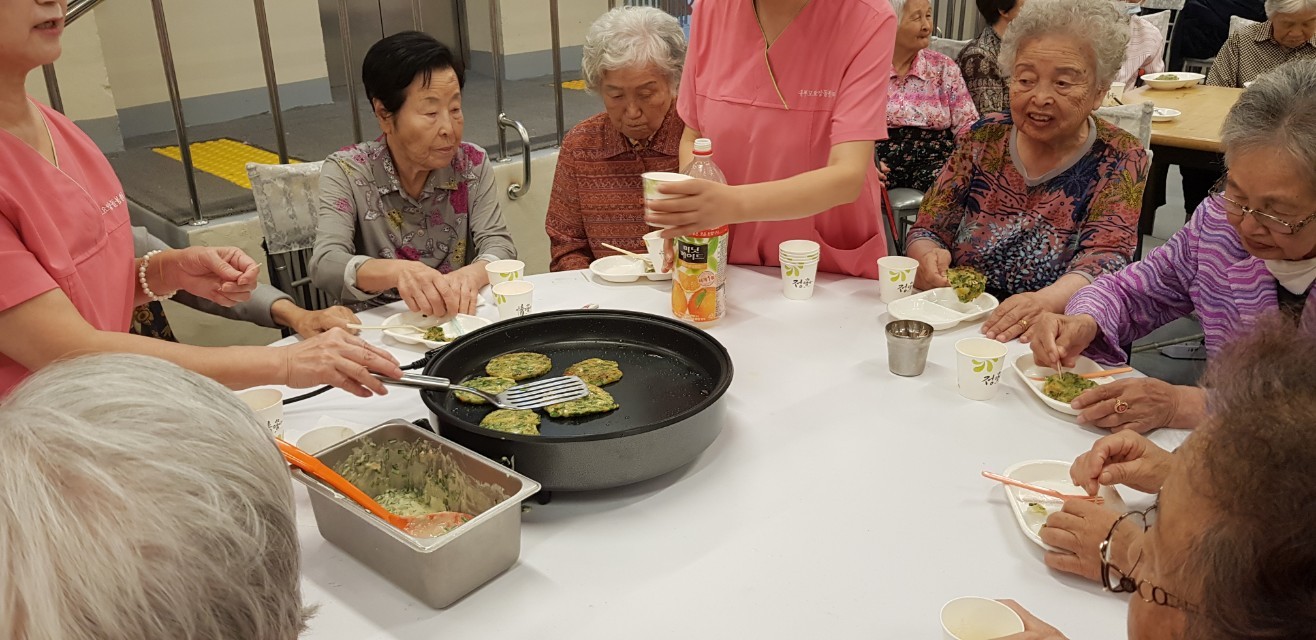 2041977679_pXICdxDi_5cbb045aceecfb65a900e54feba41e1b0ea786b7.jpg 이미지크게보기