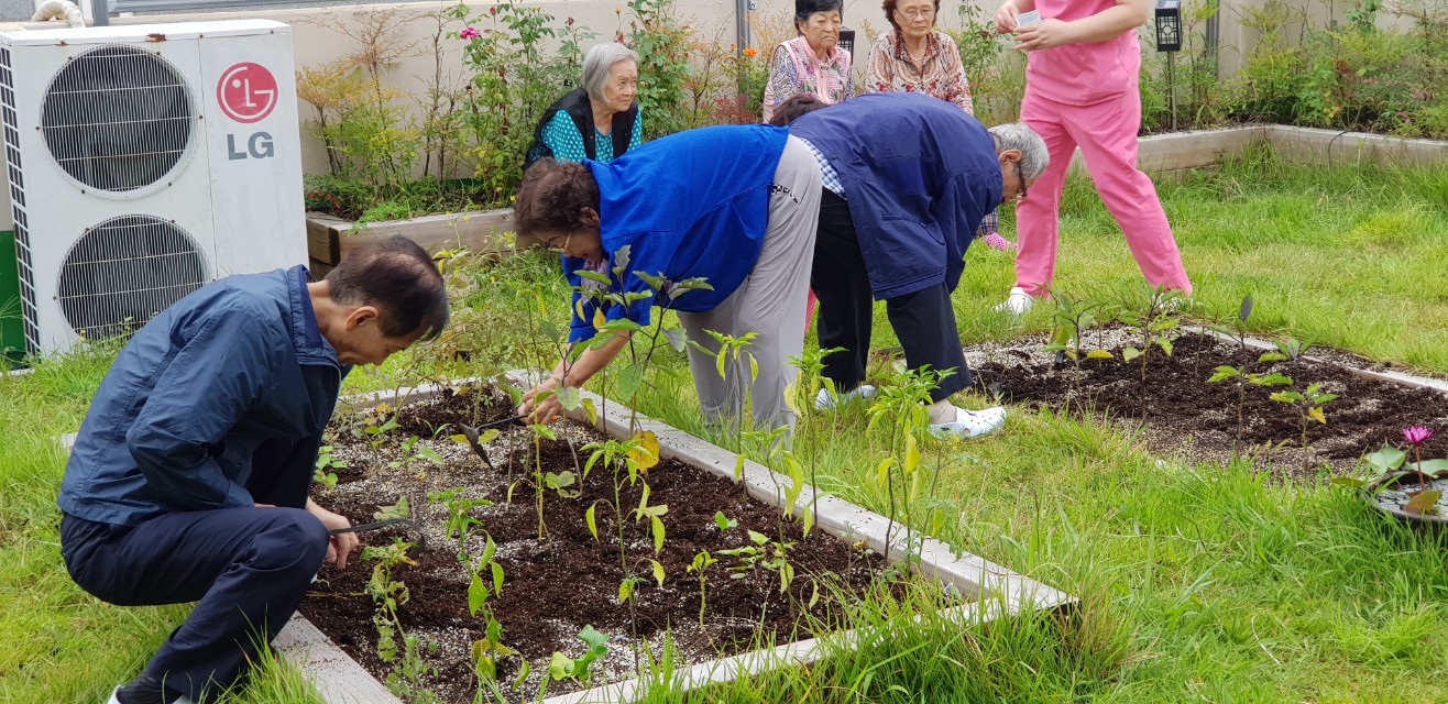 2041977679_z9Xn8SBQ_a8b417ba0bd6a025dd30ccdba2df7baa733395da.jpg 이미지크게보기