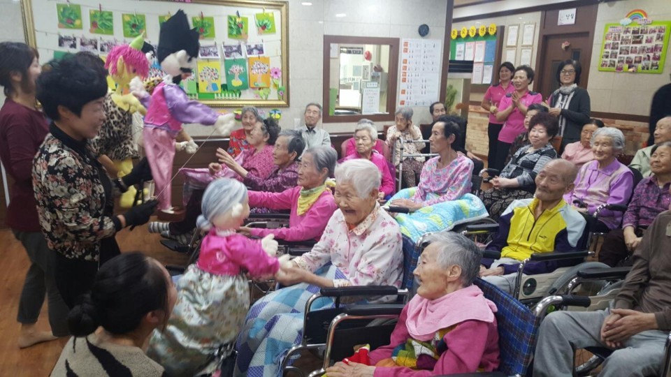 3695598613_DXLMyGnr_a75d6082e69e4f7b54f8e611f2fc901eb10b407e.jpg 이미지크게보기