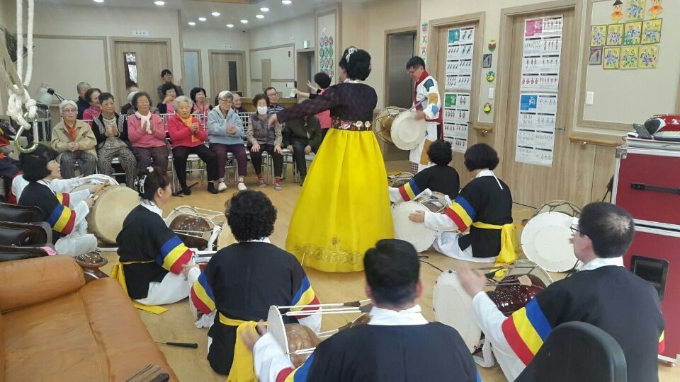 3695598613_NtFzJRei_c7cce925dfb84ec1e99c04dd9e343ffa8da9b64b.jpg 이미지크게보기