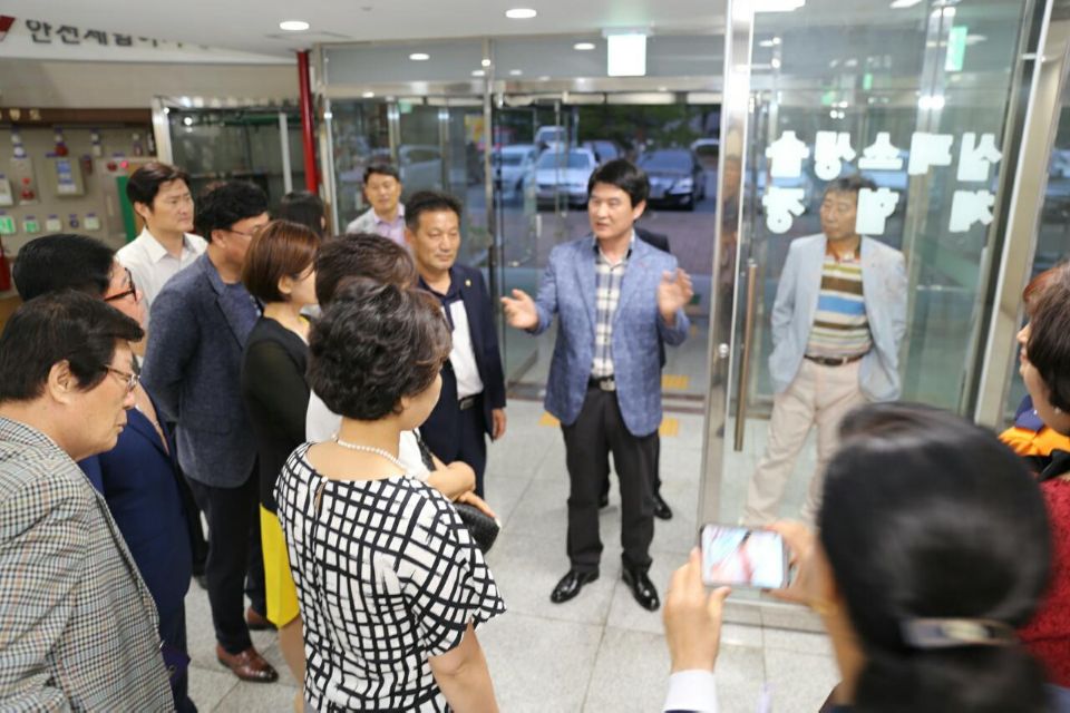 3695598613_2LsQZGz1_2cc875dd4f3a3d3b7e54a305bfd9bc85810b65b6.jpg 이미지크게보기